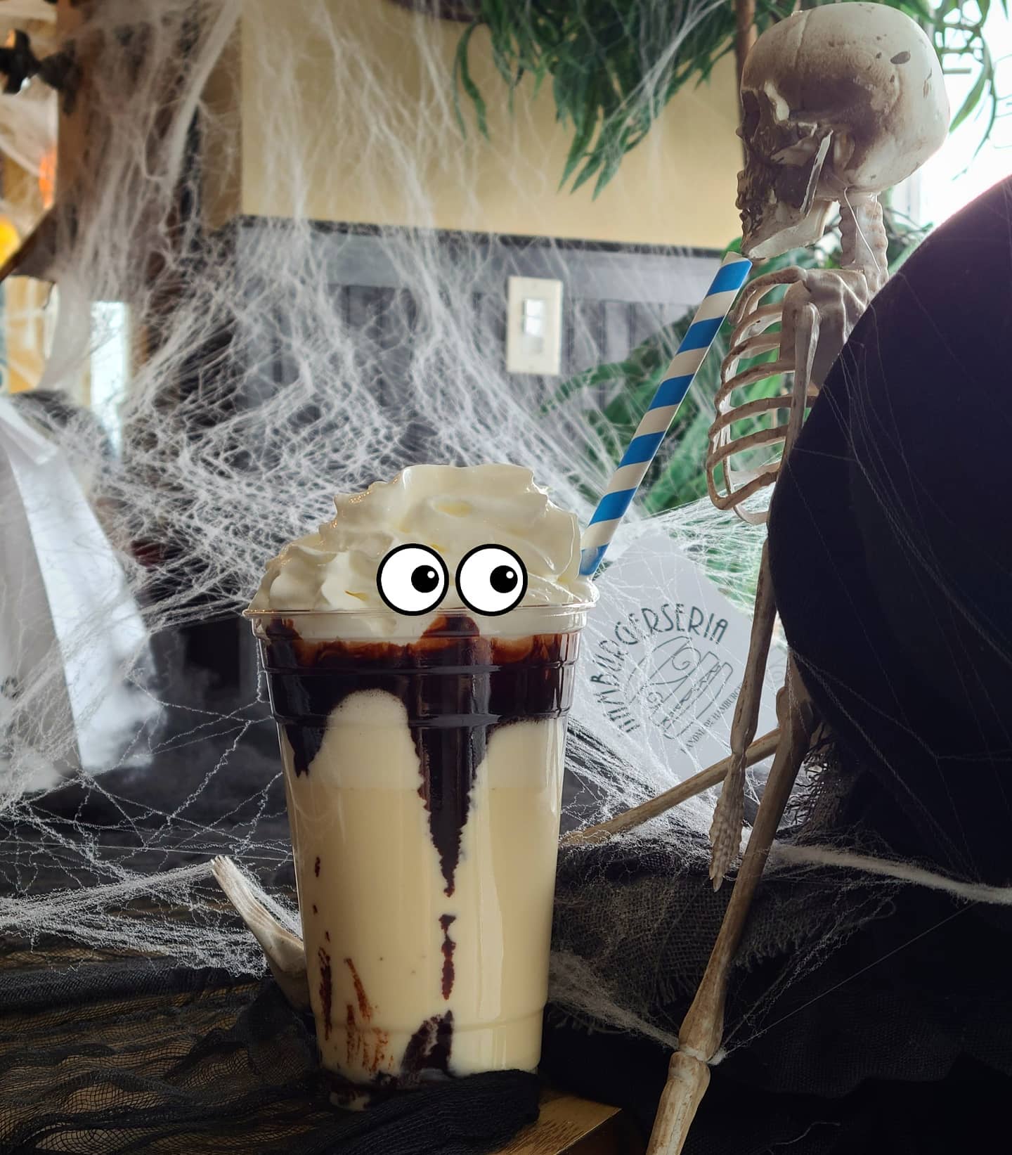 Hamburgerseria - Boo-nilla shake🎃 Only two more days of... | Facebook