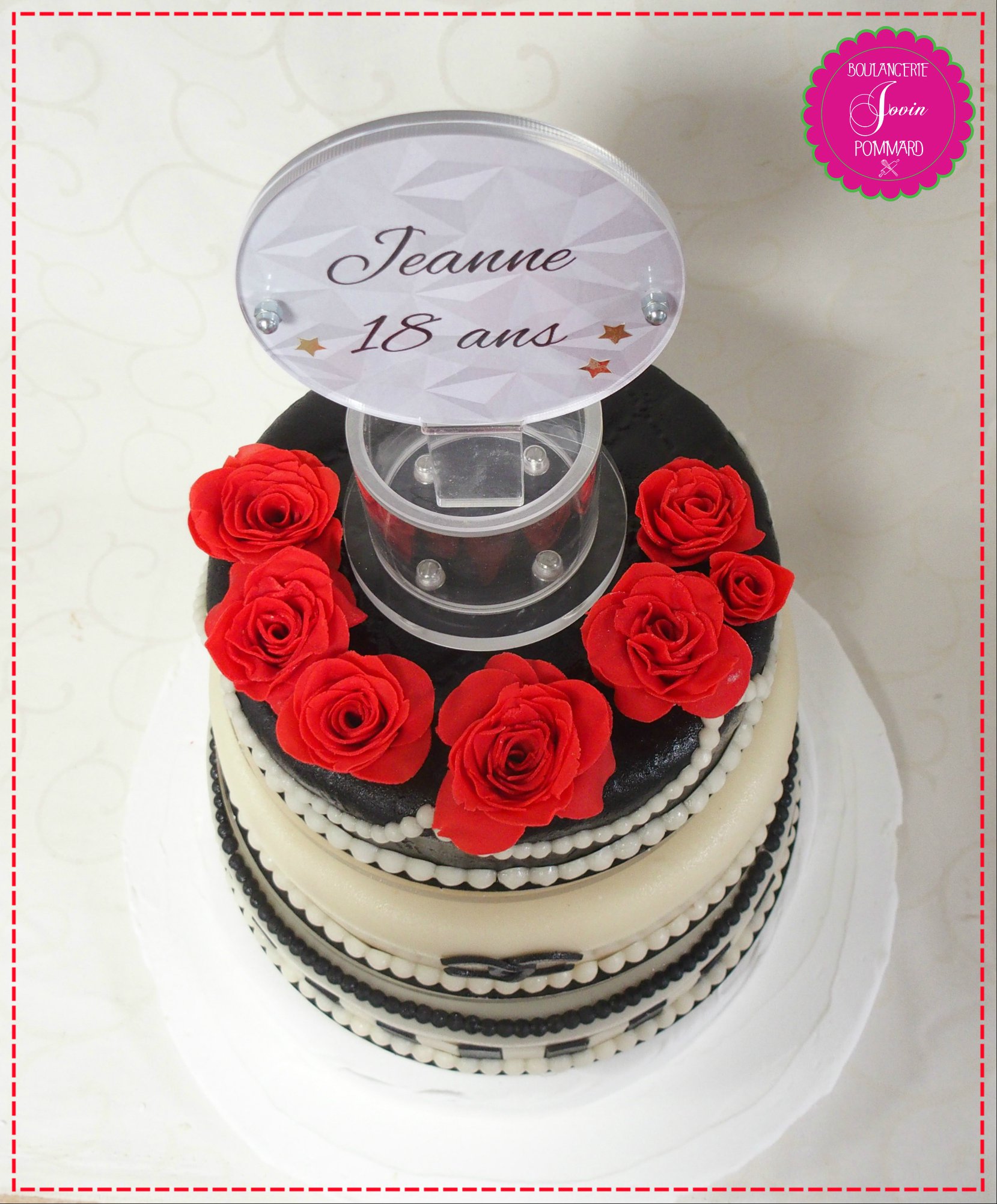 Boulangerie Jovin Joyeux Anniversaire A Jeanne 18 Ans Deco Personnalisee En Pate D Amande Theme Girly Chic Patisseries Francaises Presentees Facon Wedding Cake Grace A Un Presentoir