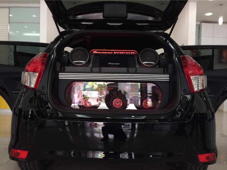 งานออกแบบติดตั้งแบบสมาร์ทๆ ระบบเสียงแนว SQL ใน Toyota Yaris # ...