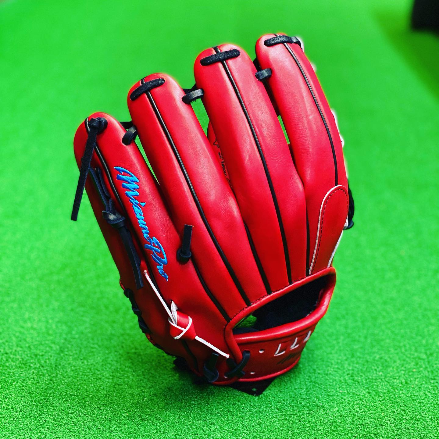 ミズノプロオーダーグラブ 坂本勇人5Dモデル 本体カラー:レッド 裏革 