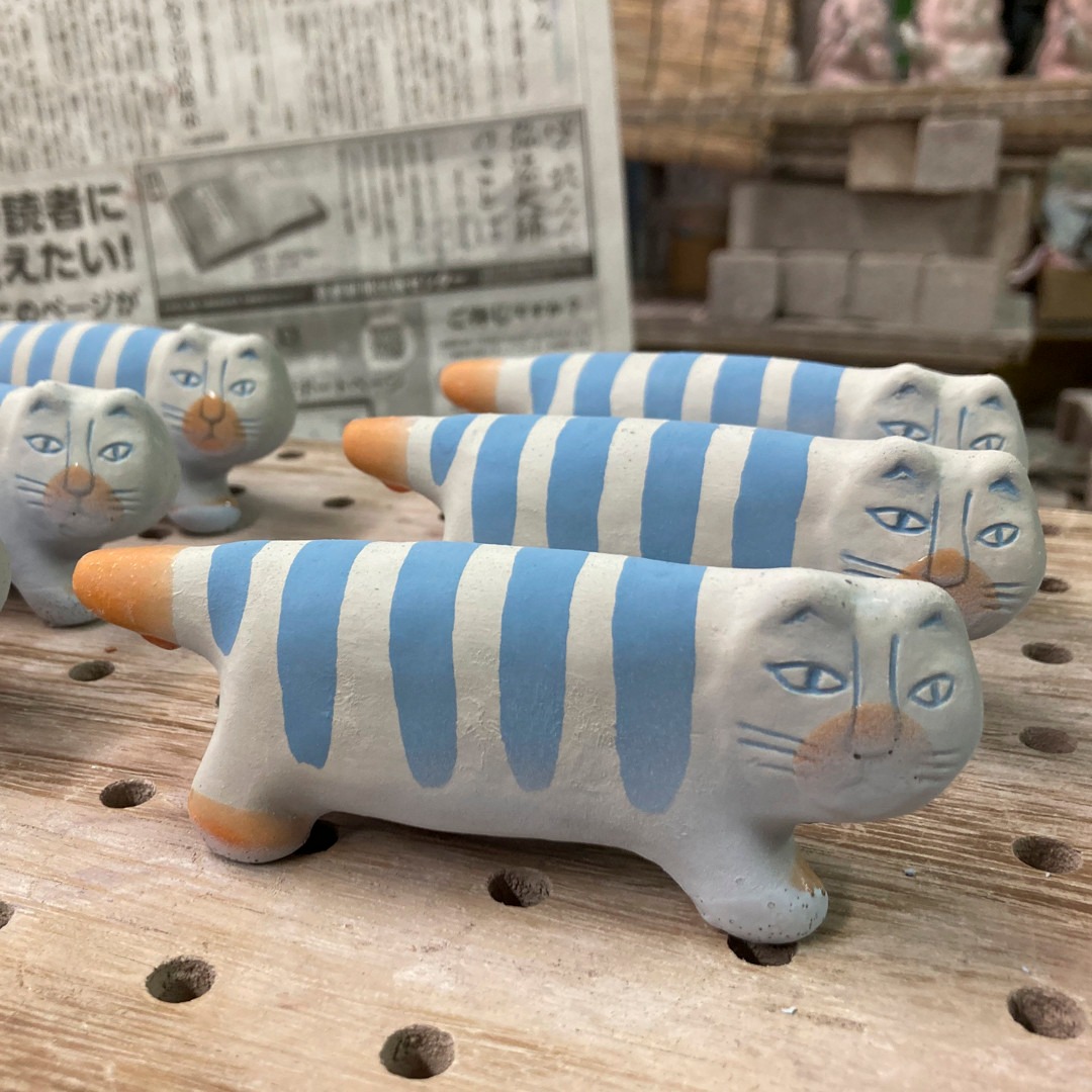 犬好きさん、大集合！】 リサ・ラーソンの陶器の犬が再入荷しました