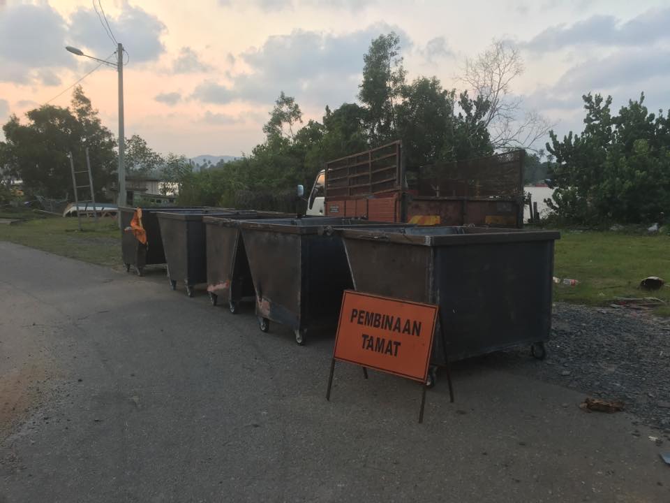 Pembuat Tong Sampah Besi dan Roro