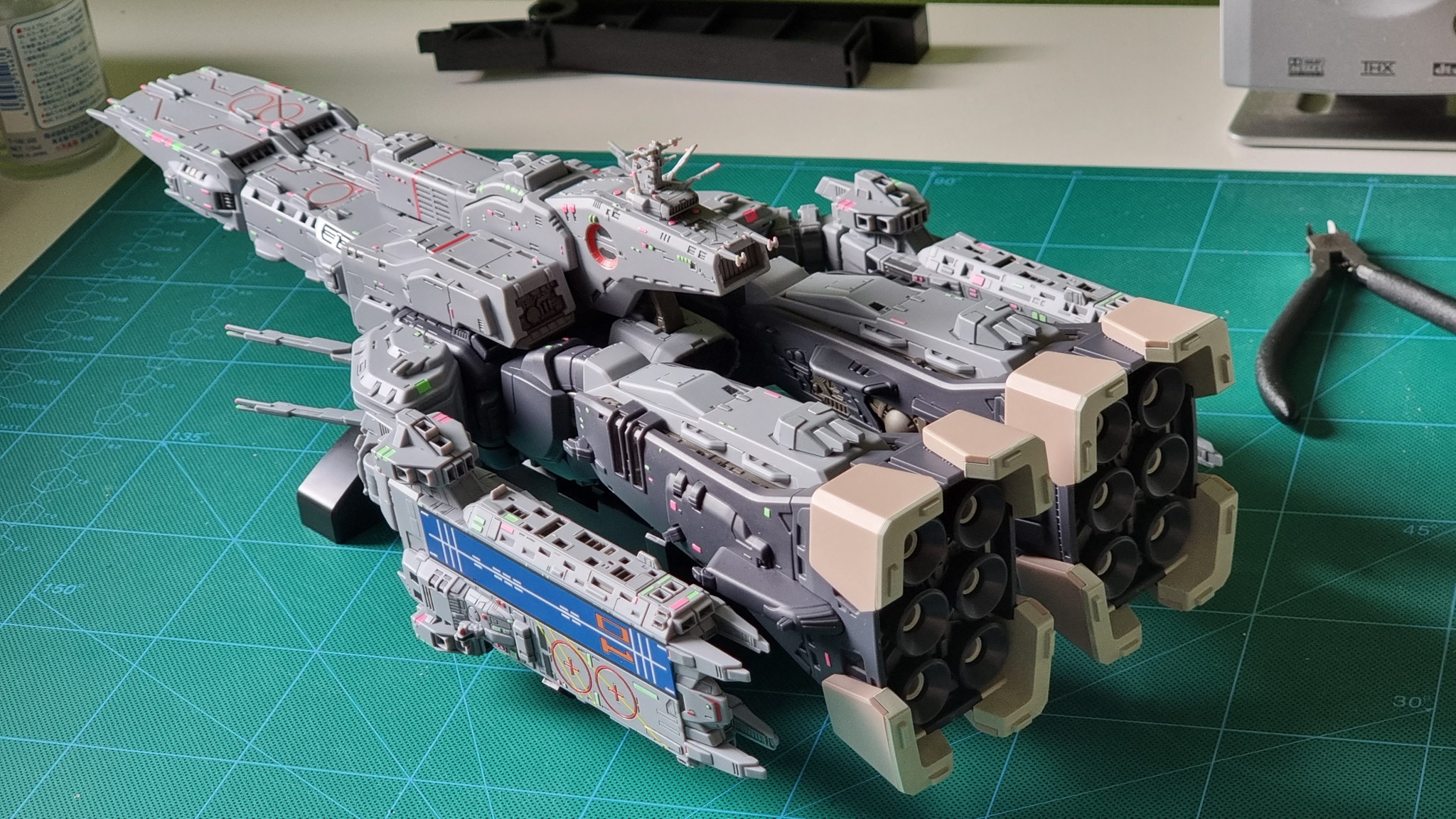 Yamato SDF-1 Macross 1/3000 Assembly Kit DX LTD
