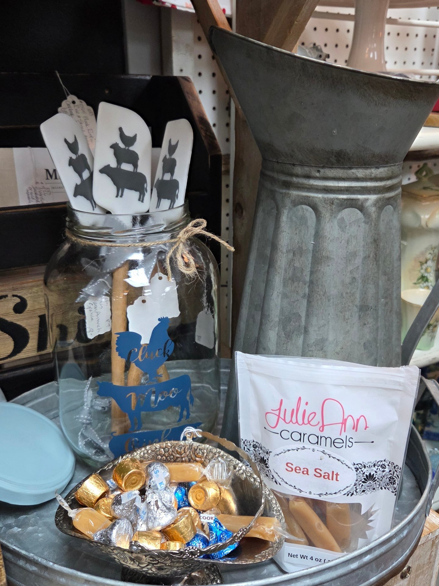 Lighthouse Antiques... - Lighthouse Antiques and Crafts Mall