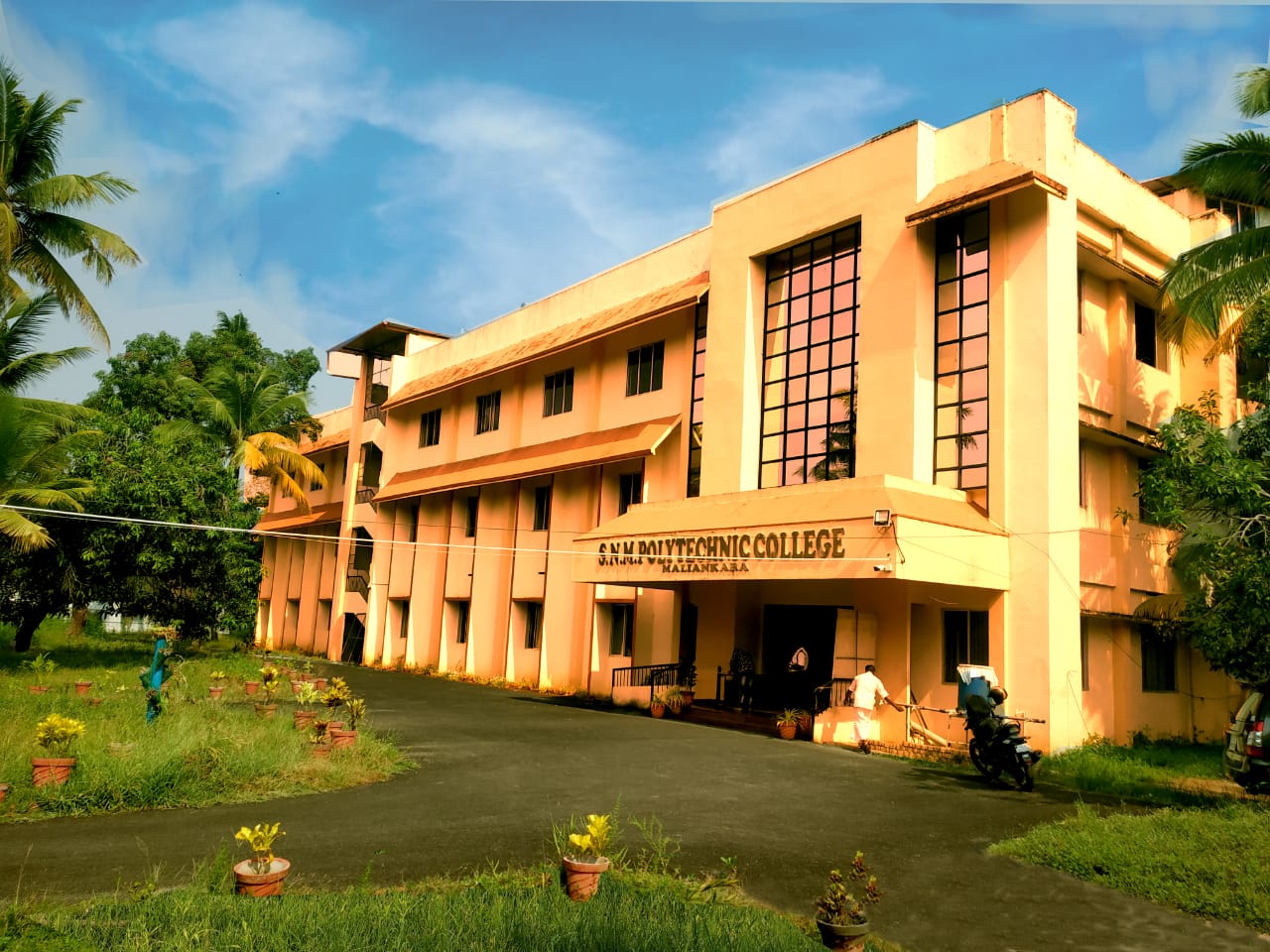 Snm Polytechnic