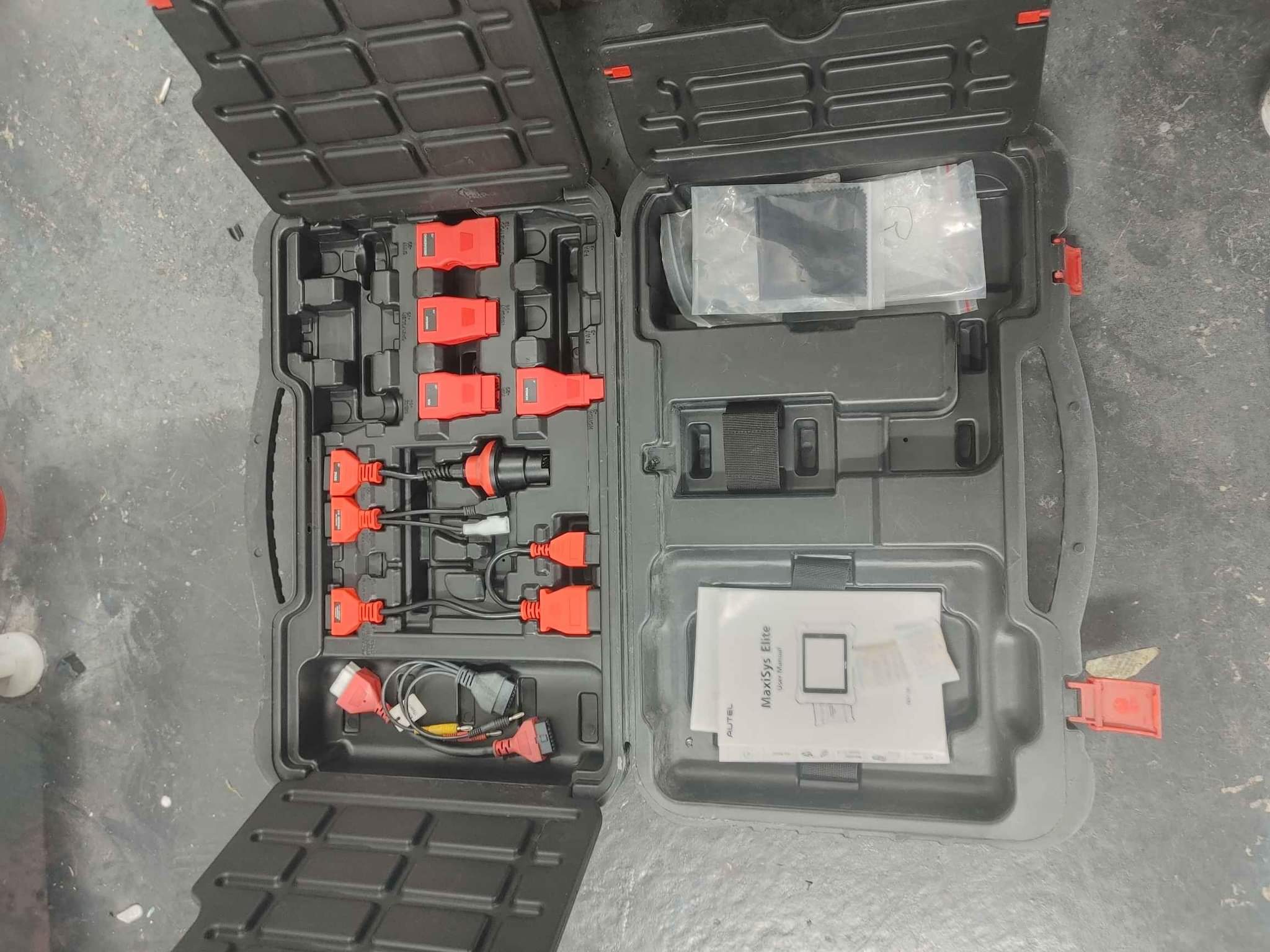 Autel diagnostic scanner ( carry case and adapters and instructions ...