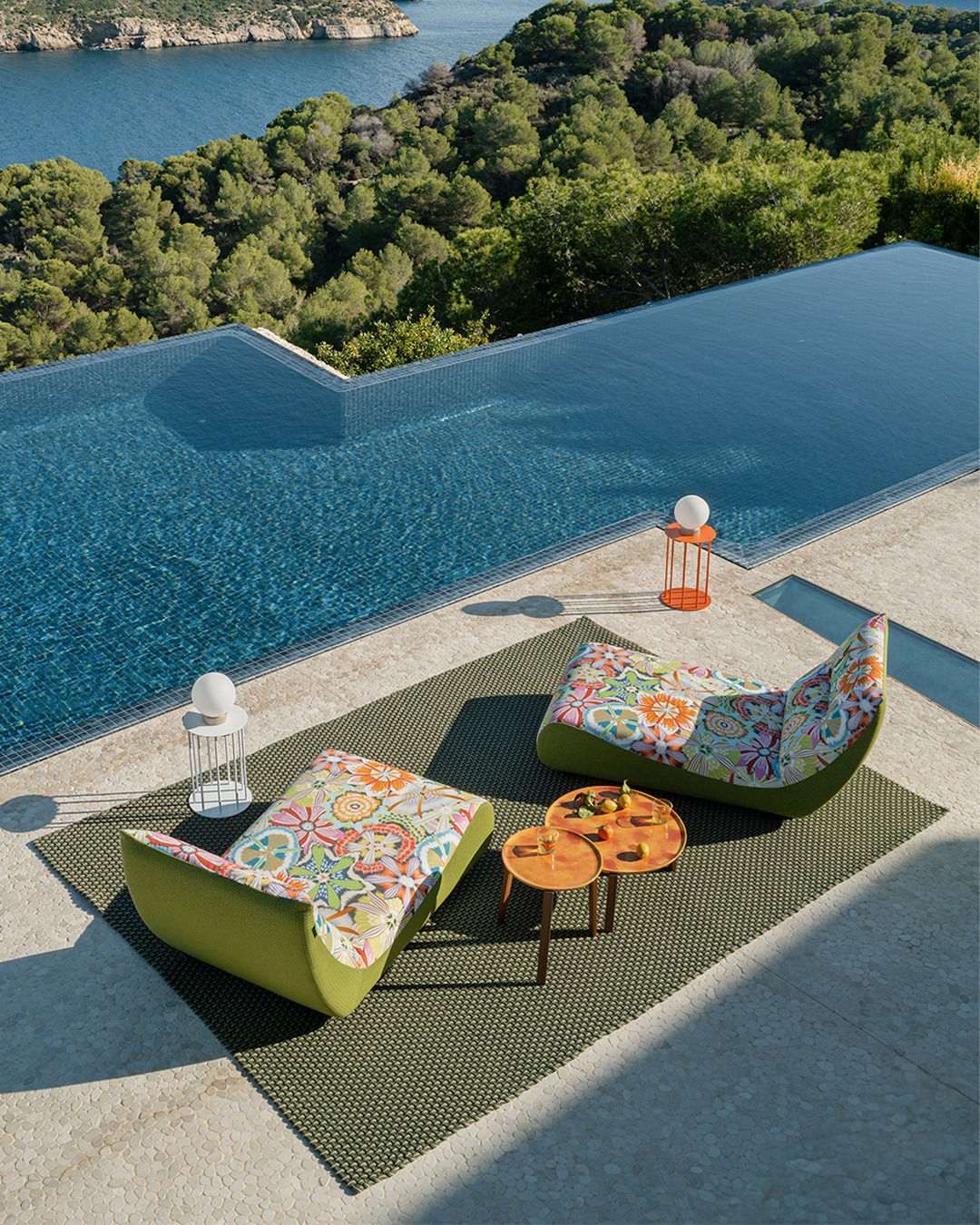 Roche Bobois Japan added a new photo. - Roche Bobois Japan