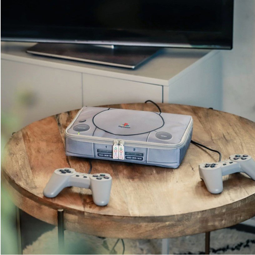Restocked】 初代 PlayStation ™ の原寸大マルチポーチ付き BOOK BLACK