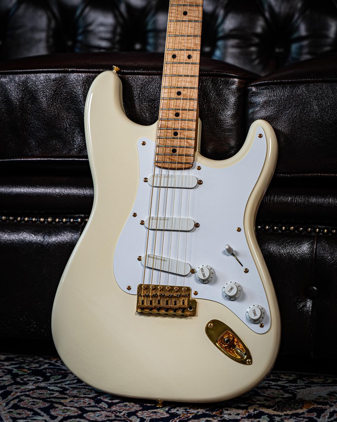 Rare 1987 Fender Custom Shop Stratocaster Guitar with Unique Features