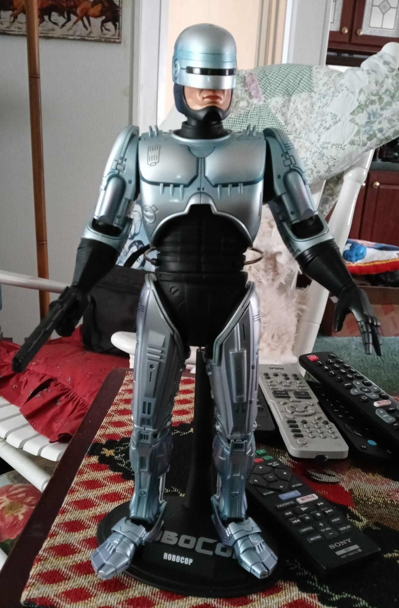 First Hot Toys Robocop 1/6 scale figure, Movie Masterpiece MMS10