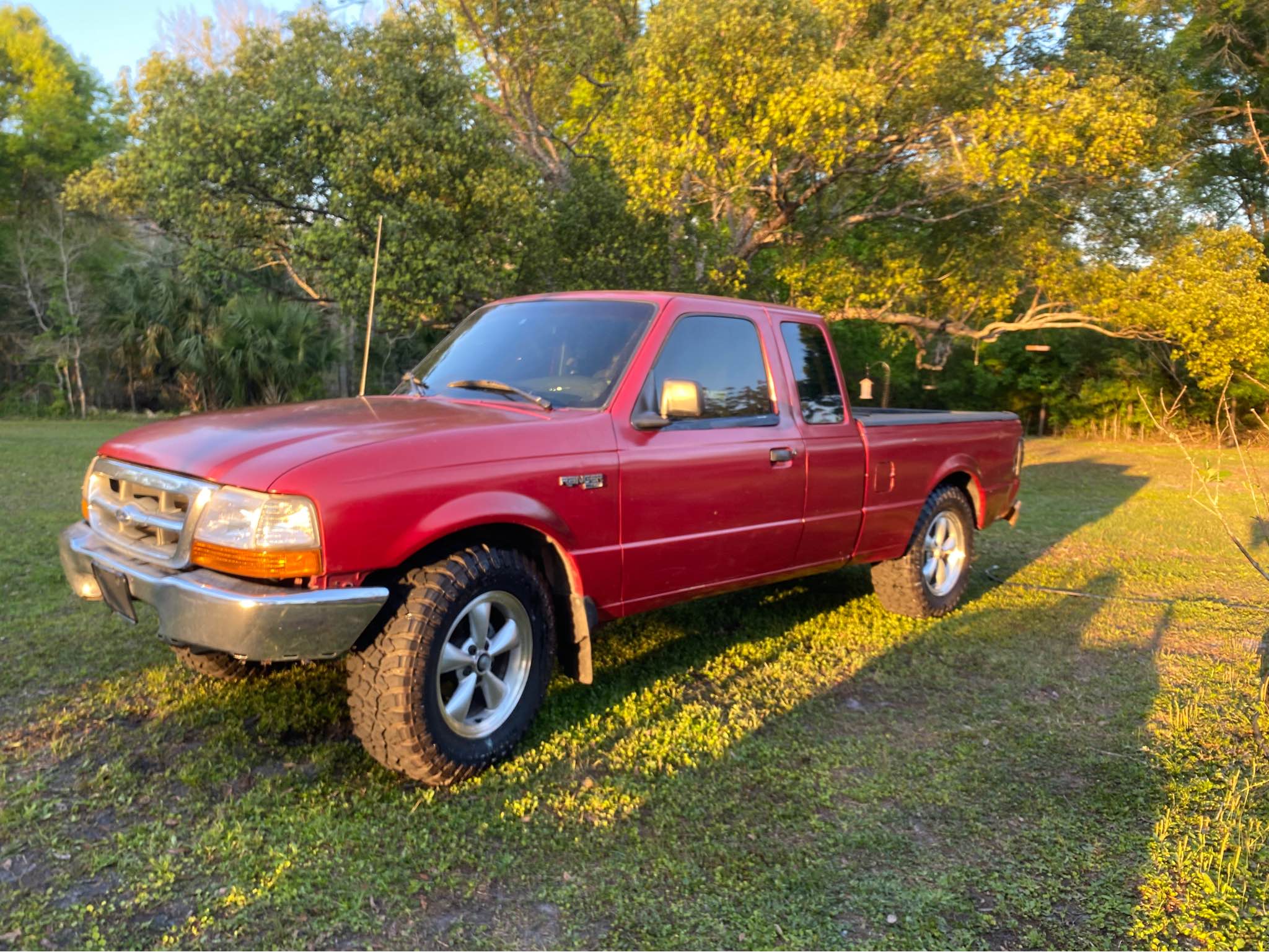 I NEED GONE 1999 Ford ranger has newer 31 inch mud tires . Runs n ...