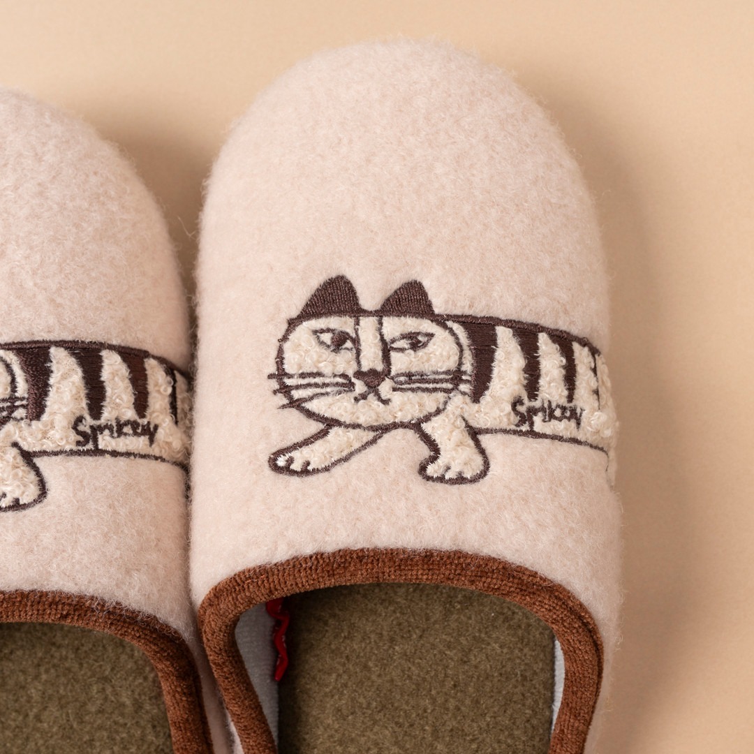 ねこのきもち10月号付録 リサ・ラーソン ふわふわ抱きクッション】 猫