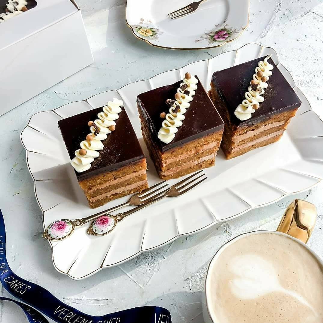 Verlena Cakes