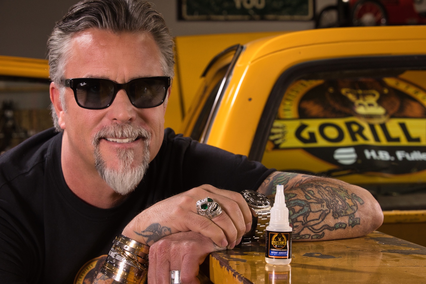Richard Rawlings brings an unforgettable 1980s surprise to a party by ...