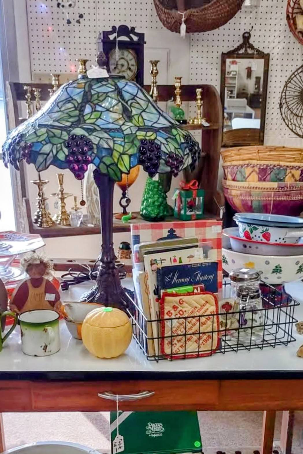 The Fayetteville... - The Fayetteville Antique & Craft Mall
