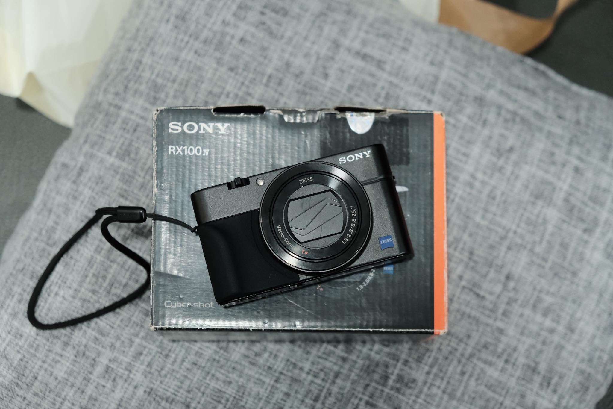Sony rx100 mark 4 Máy đẹp keng full box Giá 12tr Bao test 7 ngày 