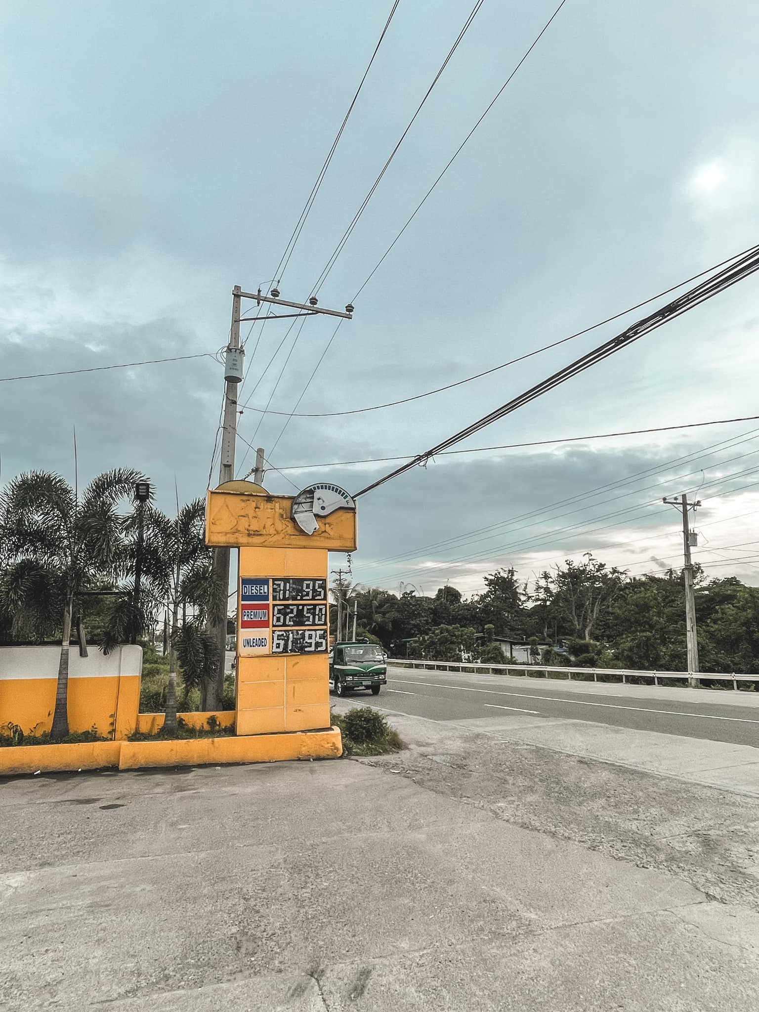 Fuelmaxx Jr. Gasoline Station | Reina Mercedes