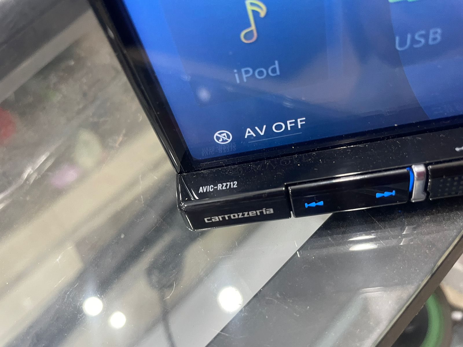 Carrozzeria Avic-RZ712 japan ?? FM 99 DVD USB I Phod HDMI AUX SD 