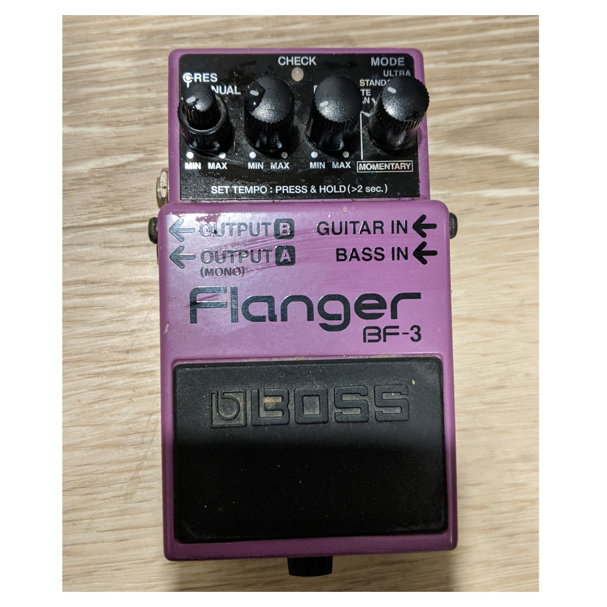 What is the difference between the Boss BF-2 and BF-3 flanger pedals?