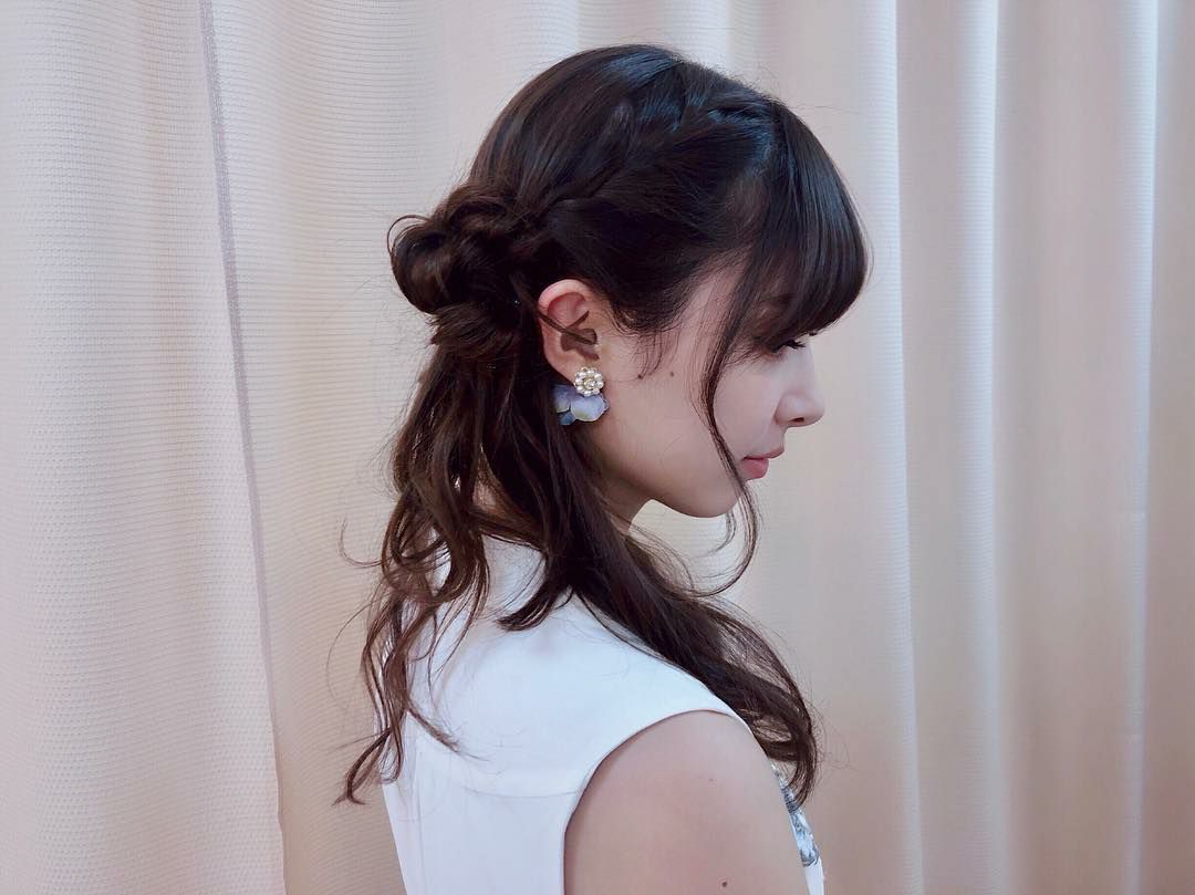 武藤十夢 Muto Tomu Akb48 Indonesia Fansclub Muto Tomu Instagram 14 Mei 18 今日は髪型をいつもやらないかんじにアレンジしてもらいました W Akb48 Hairstyle Hairarrange Www Instagram Com P Biwml8aflen Facebook
