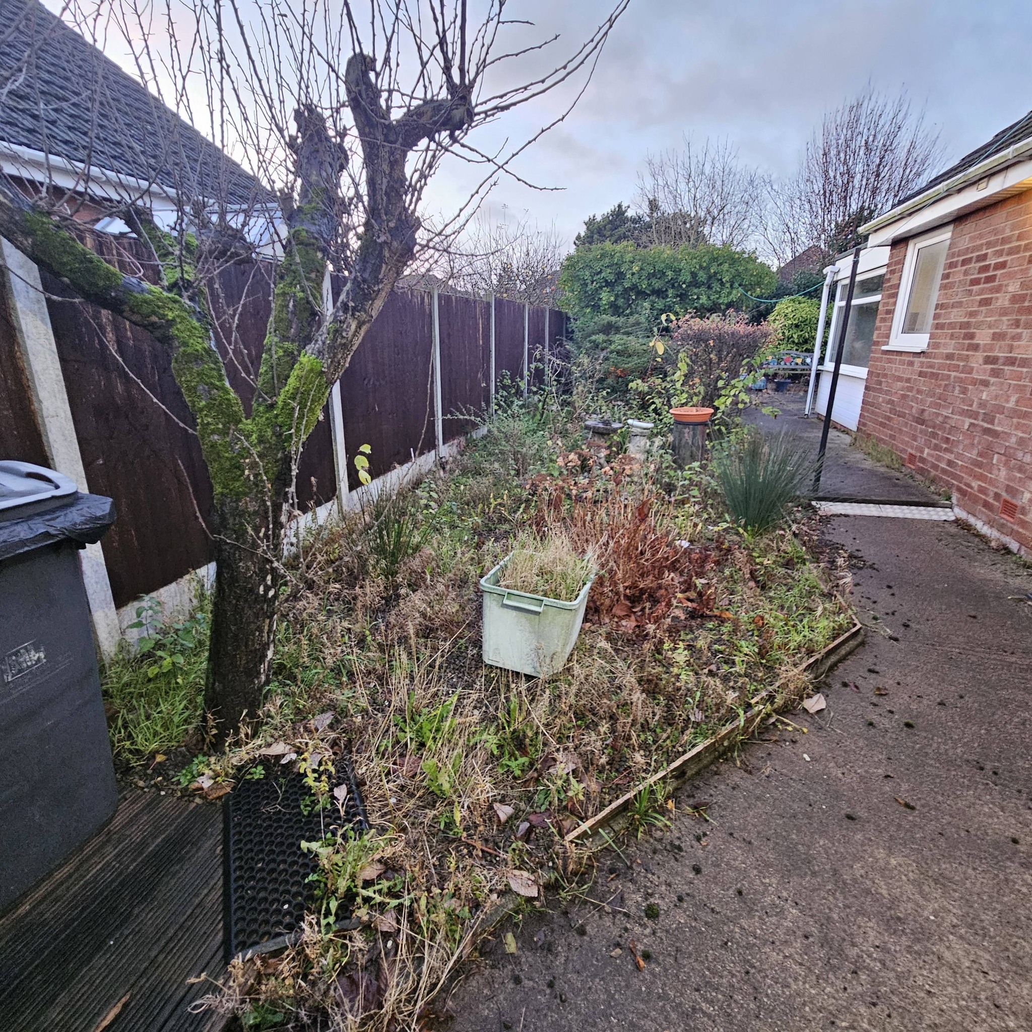 Last garden makeover of the... - Lockley's Garden Services | Facebook