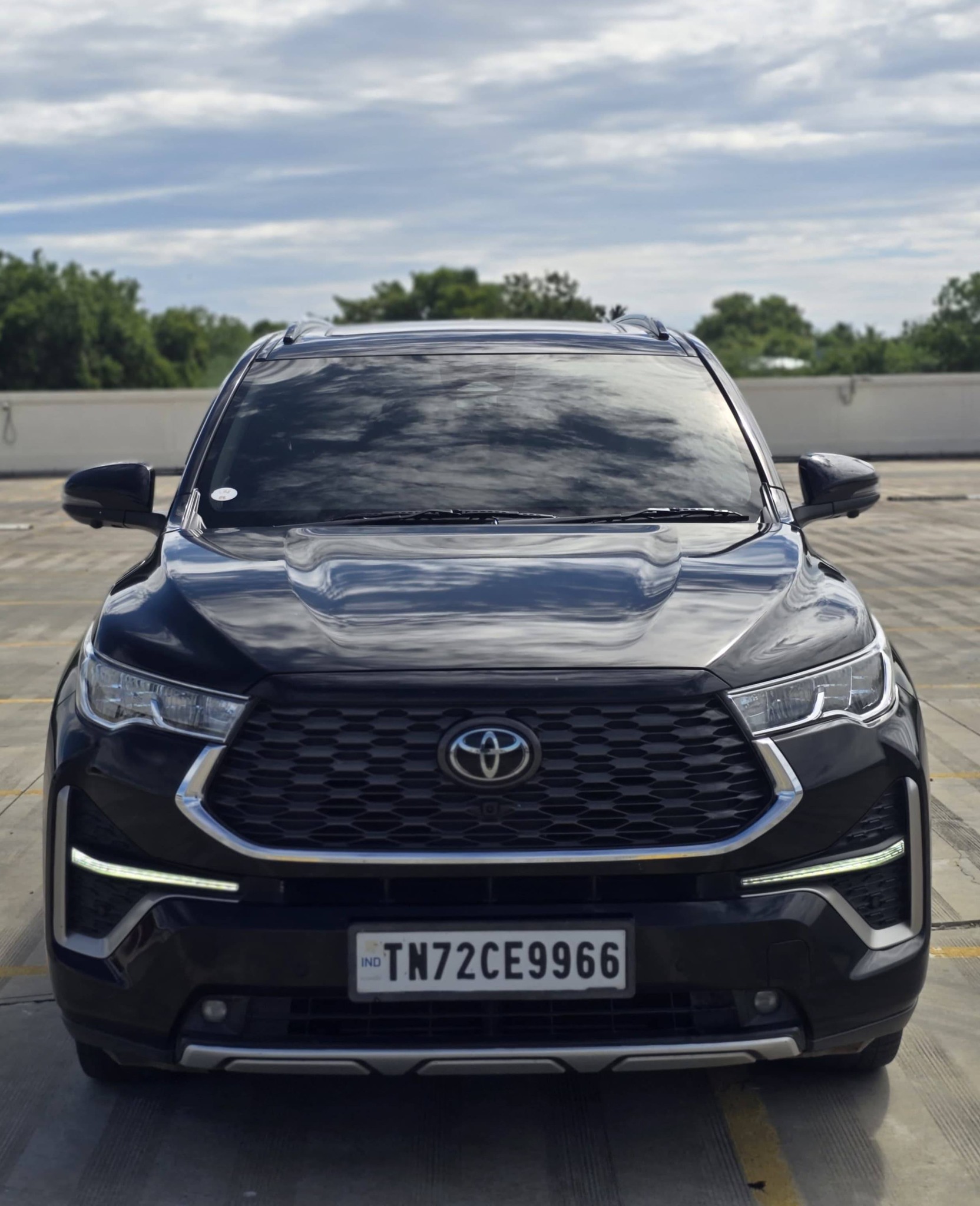 TOYOTA INNOVA HYCROSS ZX MODEL | 2023 / JUL SINGLE OWNER JUST | 89