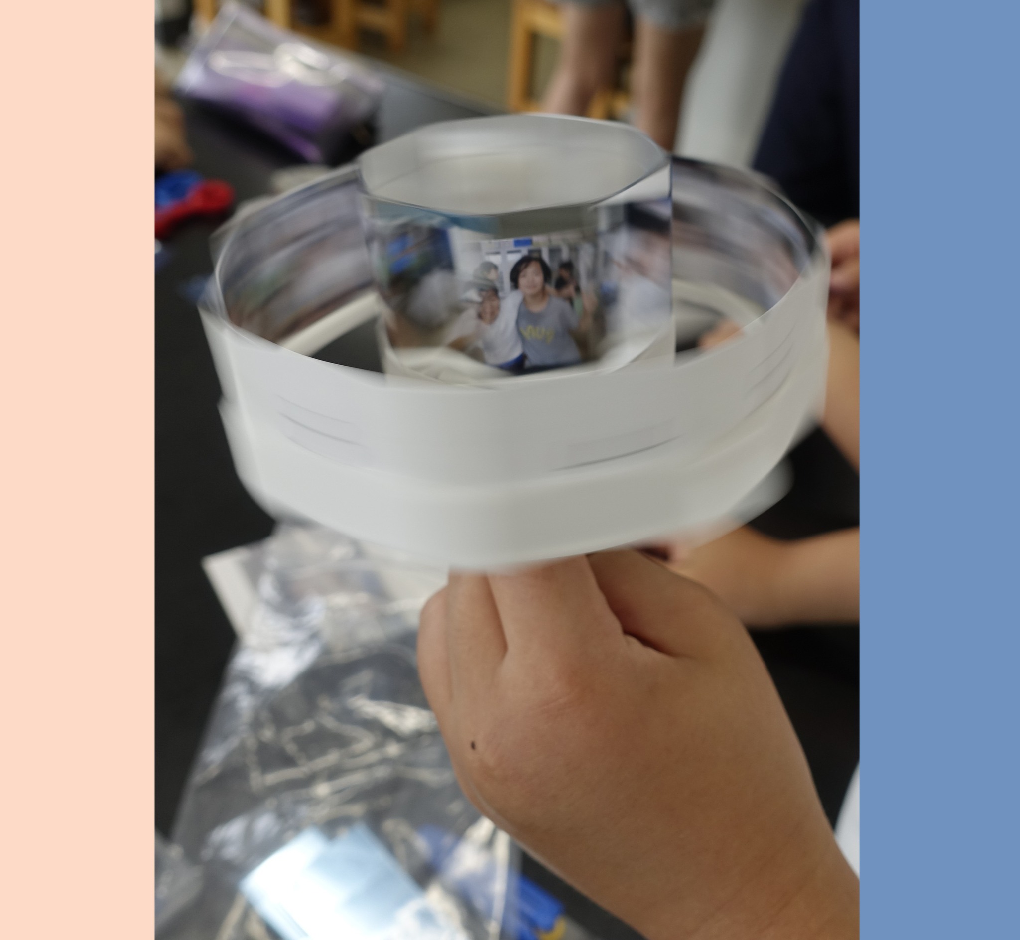 空中を散歩するビー玉」と評されたVia（ヴィア）は、おもちゃ