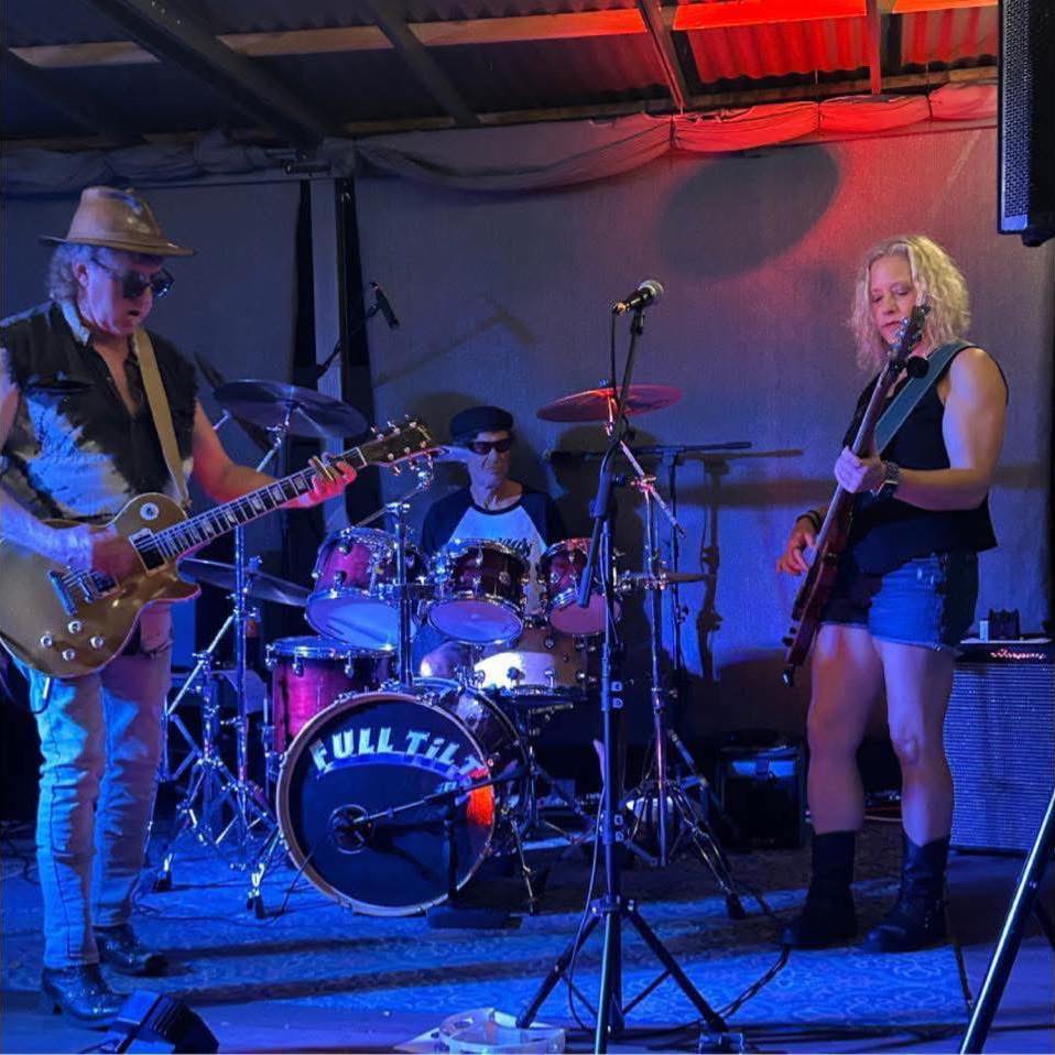 Full Tilt Rocks Landy’s, Englewood, Fl, Landys Restaurant, Full Tilt Fl ...