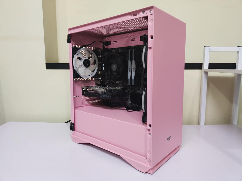 Pangolin PC - New Black & Pink themed build for out latest...