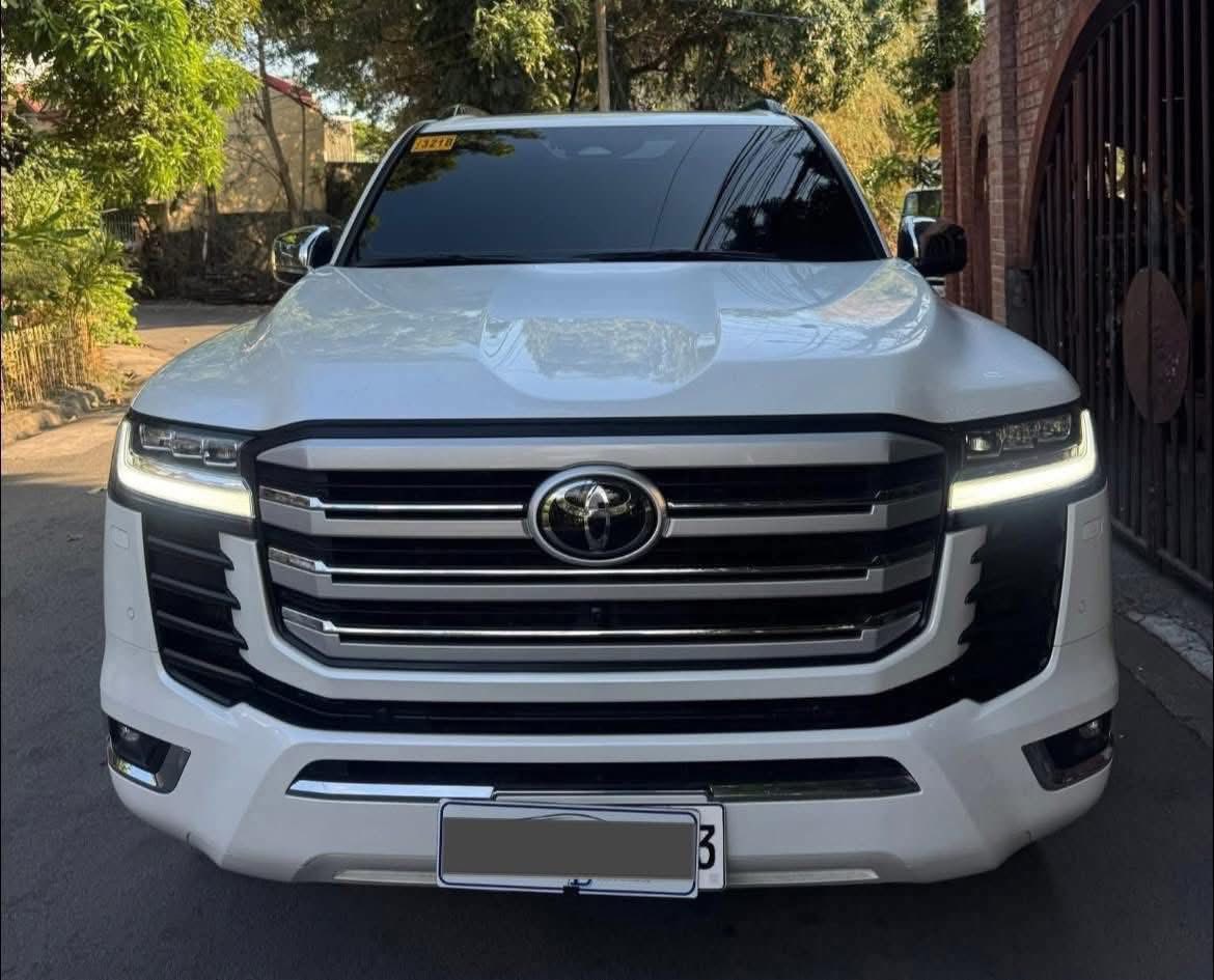 2025 Toyota Landcruiser LC300 Zx Matic Diesel 1st owned acquired