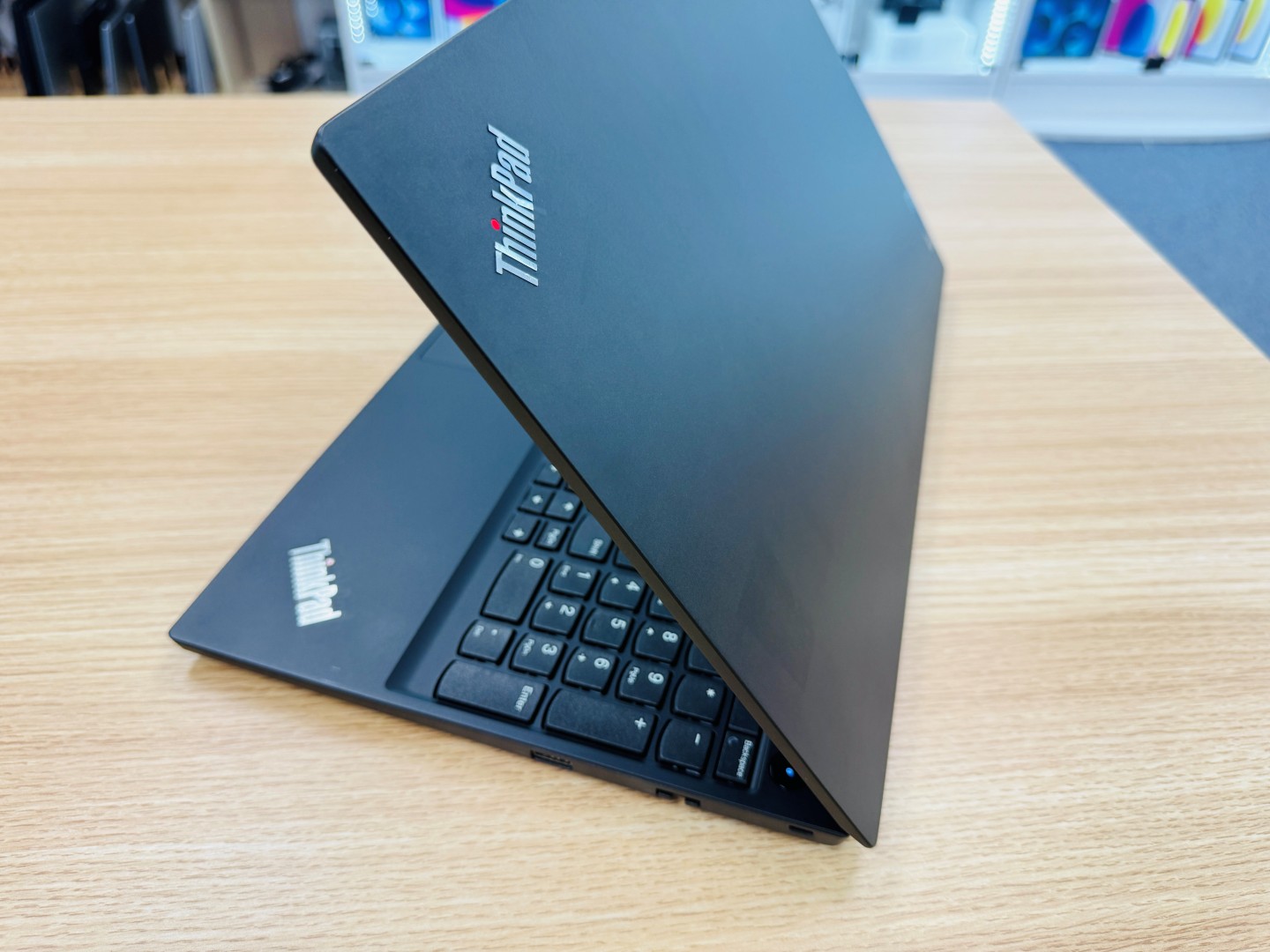 Mouse computer 19124N-CML Core i7-10510U | 8GB | 256GB | 14inch