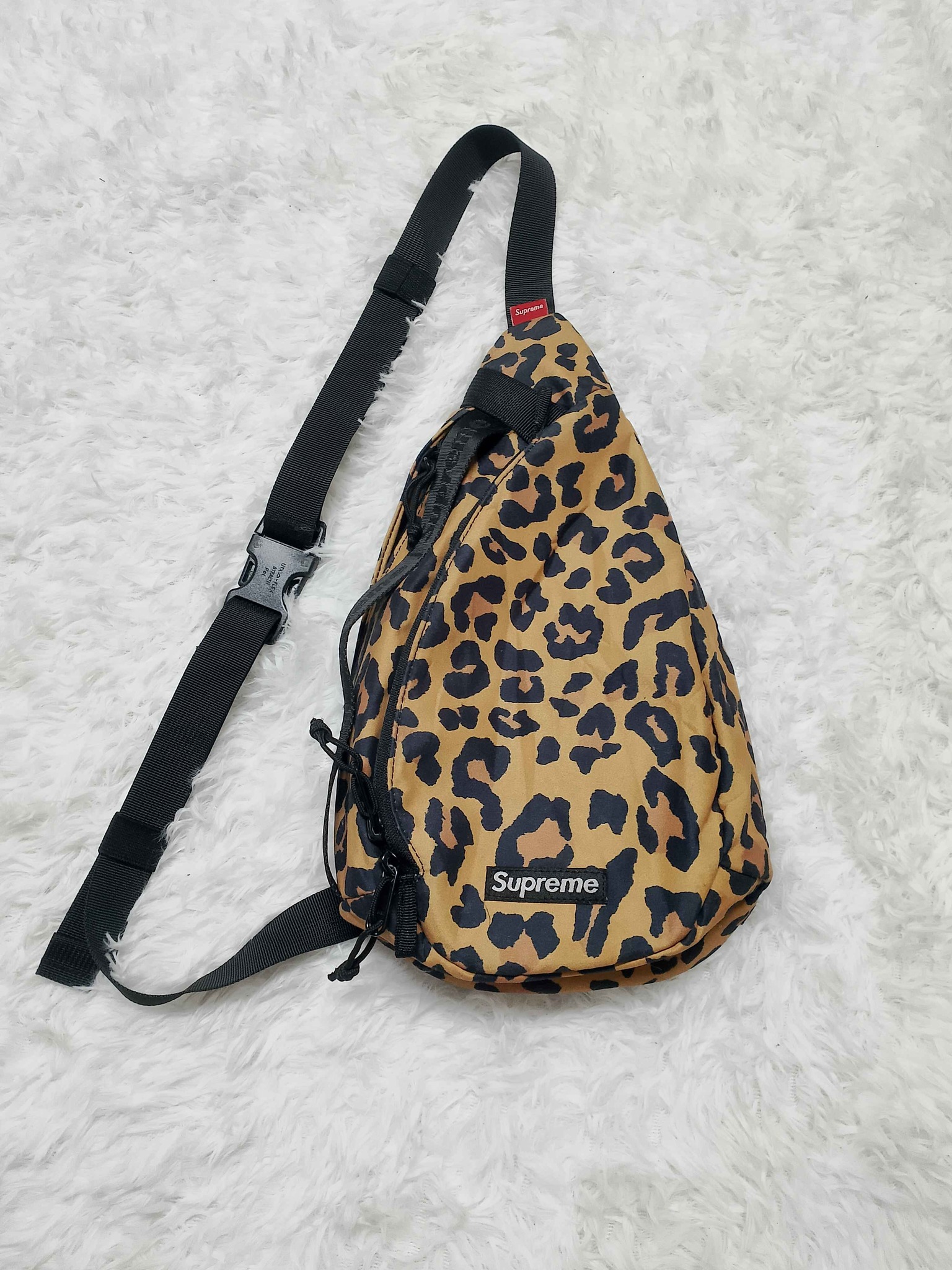 SUPREME SLING BAG (LEOPARD) Authentic / Legit Good as new / No
