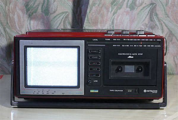 HITACHI　C6-640 HITACHI C6-640 color TV radio-cassette (portable)