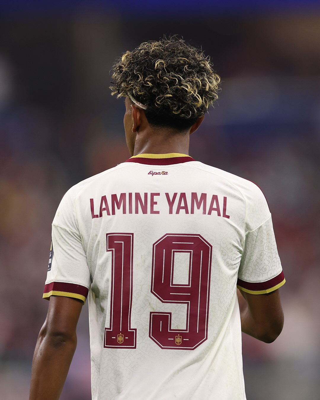 Lamine Yamal just loves the number 19 😮‍💨