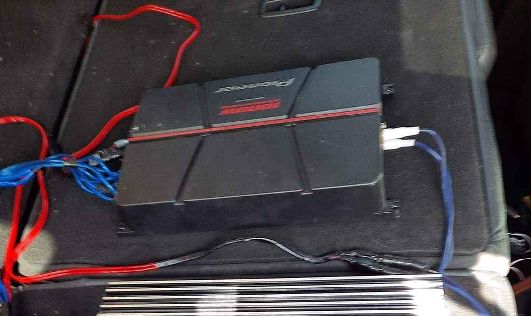 Pioneer Carrozzeria GM-A3200 2-channel power amplifier