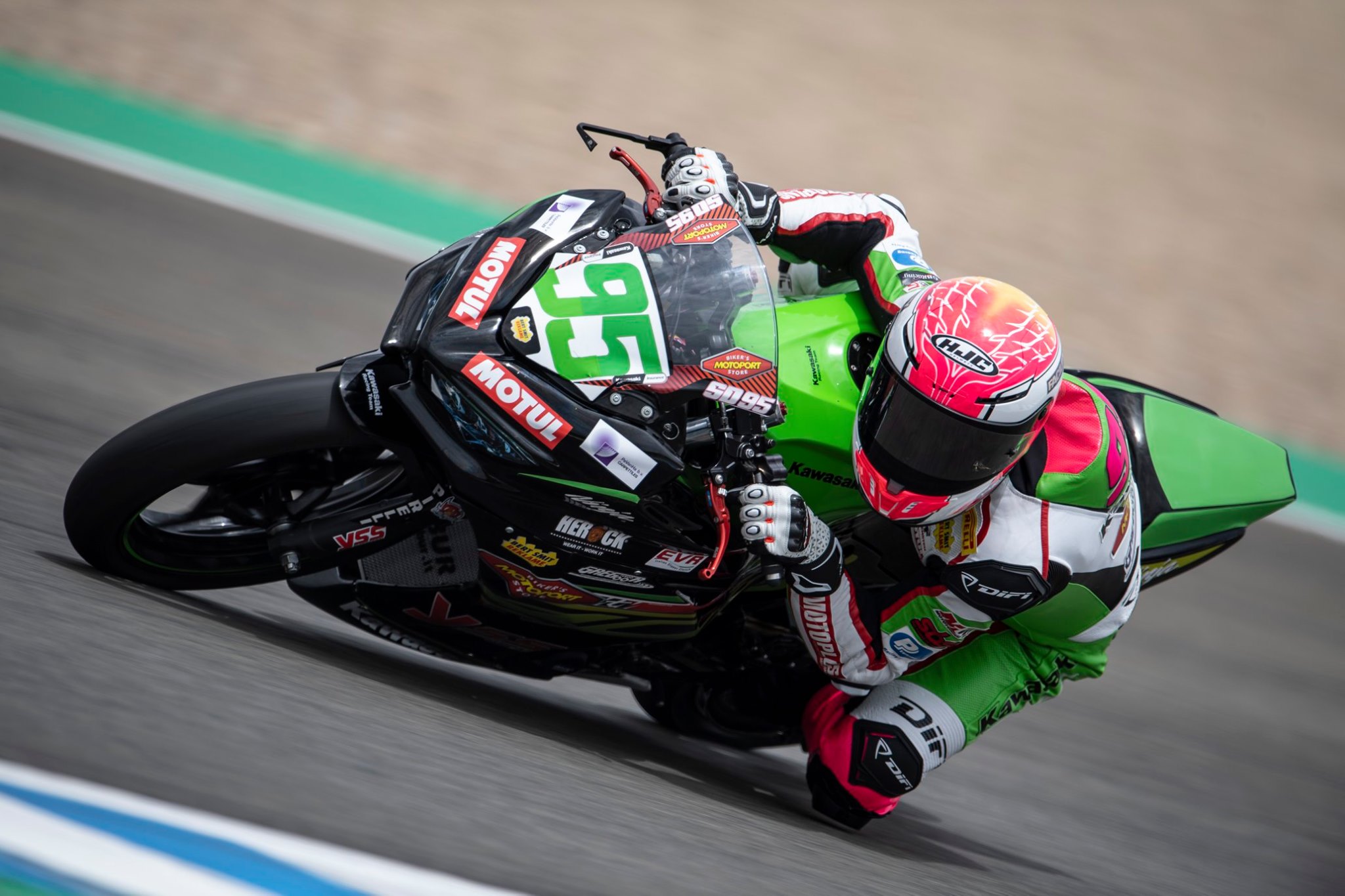 Carlos Cano (1:57.788) ends day 1 leading the timesheets in Aragón