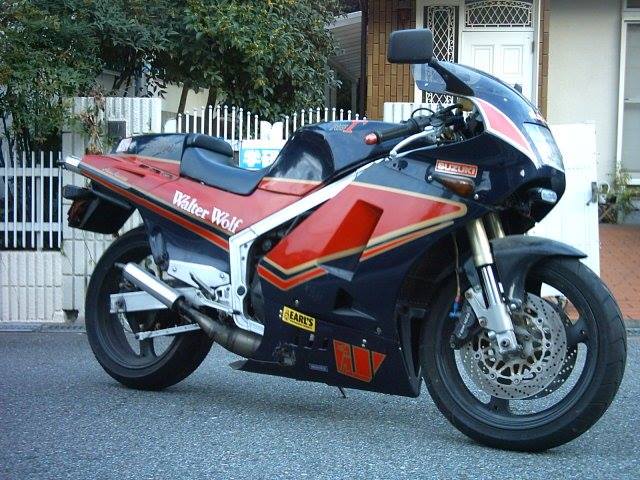 SUZUKI RG500Γ ウォルターウルフ 改 RGV250Γ VJ21ハーフカウル