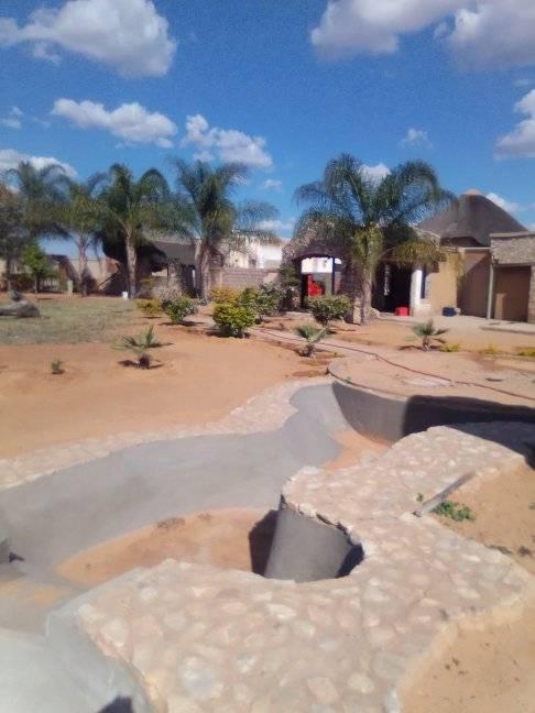 Letlapeng/lebwaeng pub