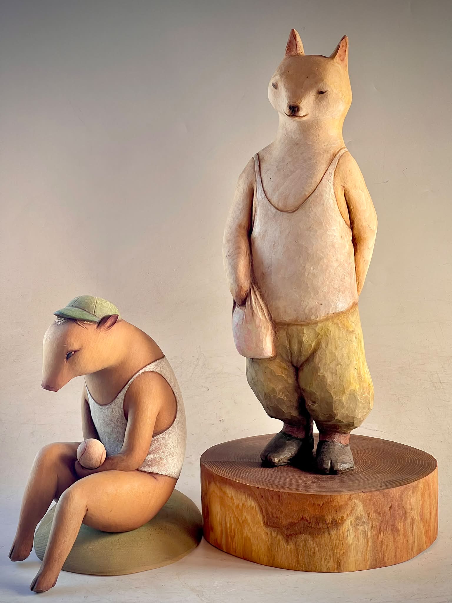 木彫 - 「晩夏の祈り」 完成 先日の個展で この動物と人とのシリーズも