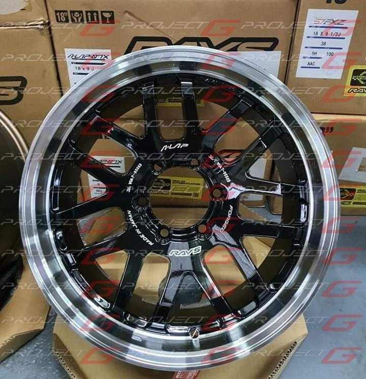 VERSUS STRATAGIA VOUGE Size: 19 x 8J PCD: 5 - 114.3 Offset +35