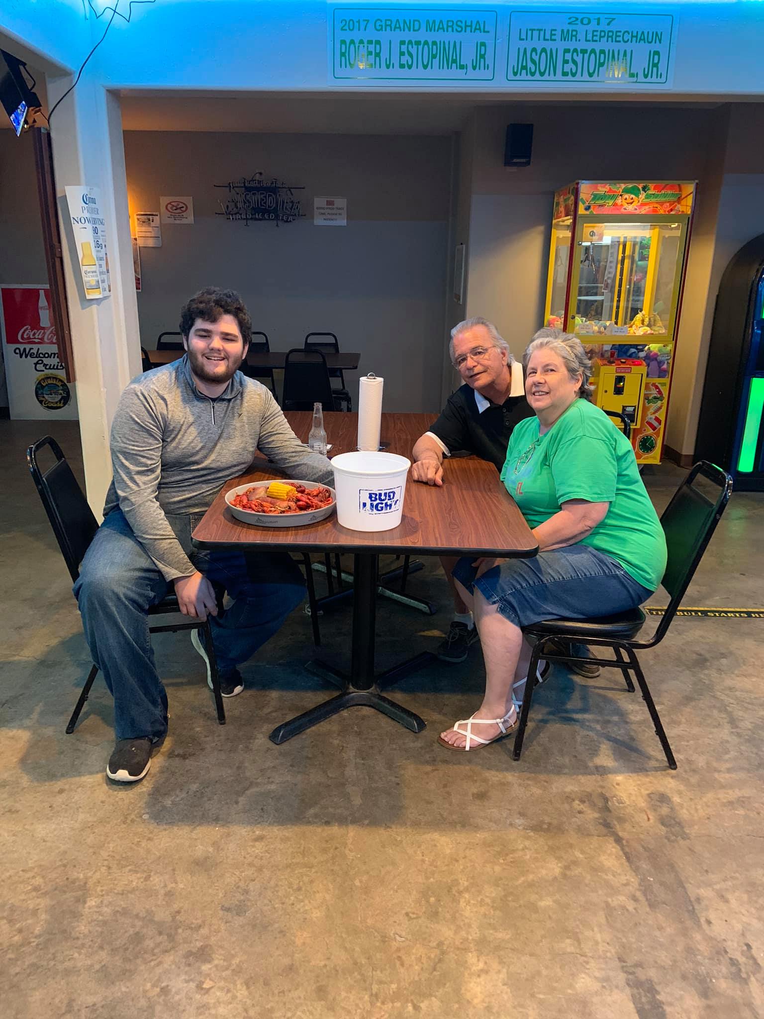 Sunday Funday @ Roger’s We... - Roger's Sports Bar & Grill | Facebook