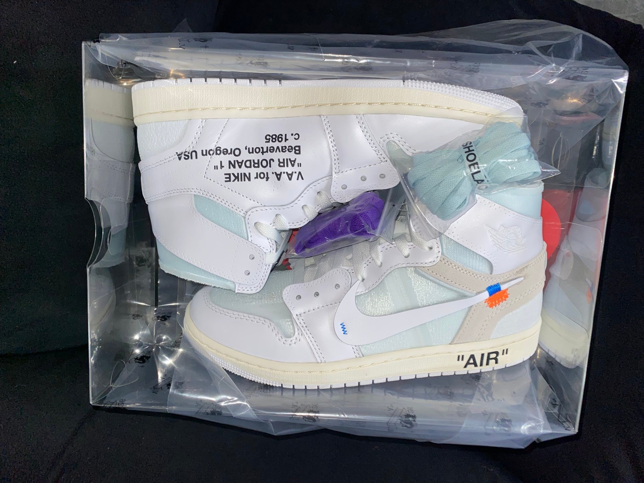 Jordan 1 Alaska 6.5 mx ? 13,500$ 1865 ၁ USU цобело 