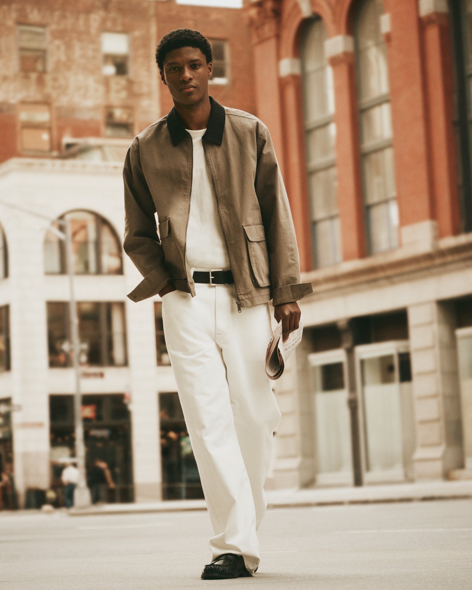 90s style dressing Archival minimalism, made for today. Carlos Nazario styles the new Utility, essential silhouettes crafted from light, breathable fabrics, made for endless summer styling. Discover new summer styles: https://calvin.re/ 90s-Utility-Mens-FB [new skus] Pink 2000s Slip Lace Size:IV