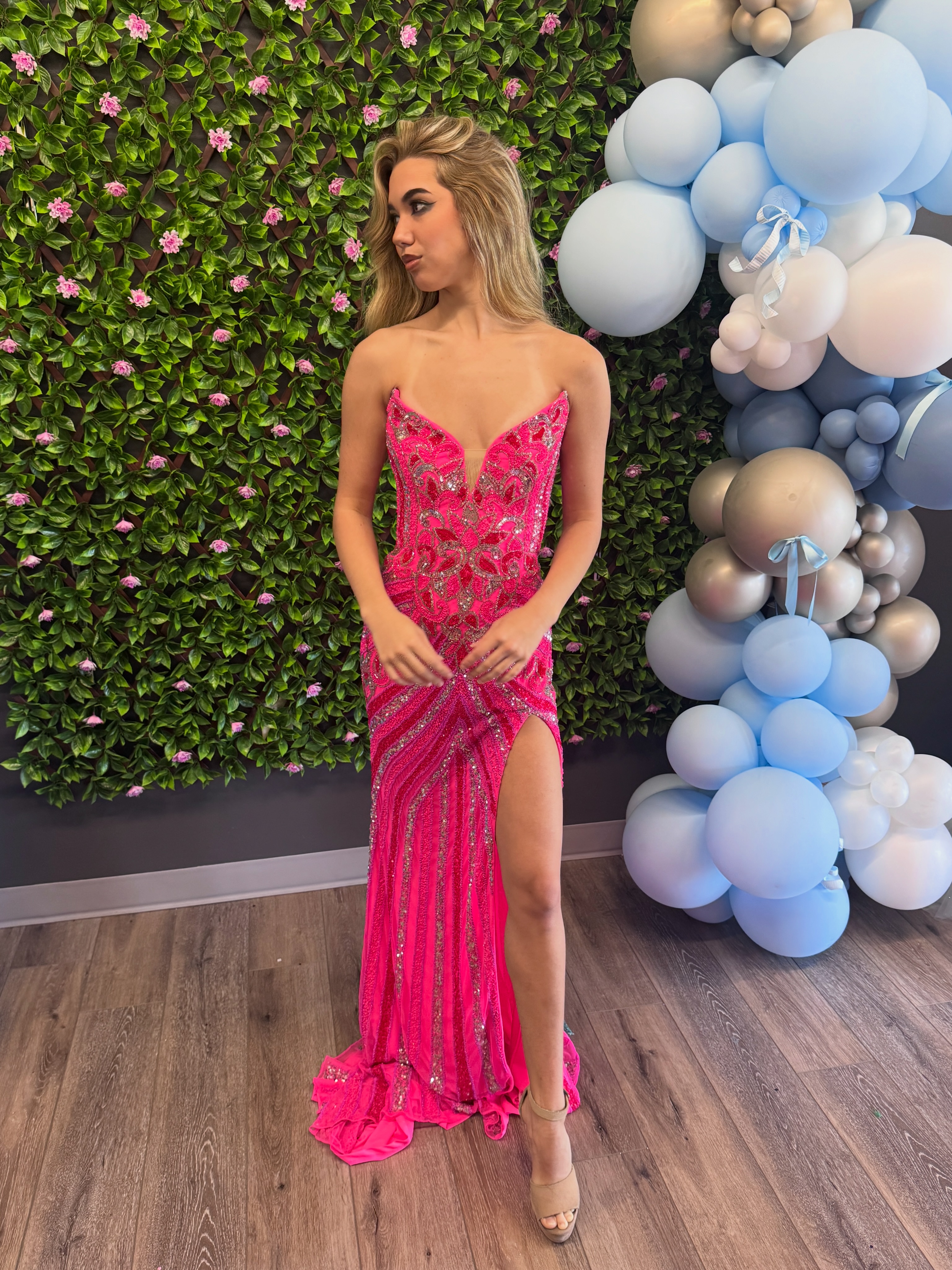 This strapless hot pink dress is bringing ALL the drama! 💕 Bold, bright, and definitely made to stand out. Would you wear this beauty for homecoming?