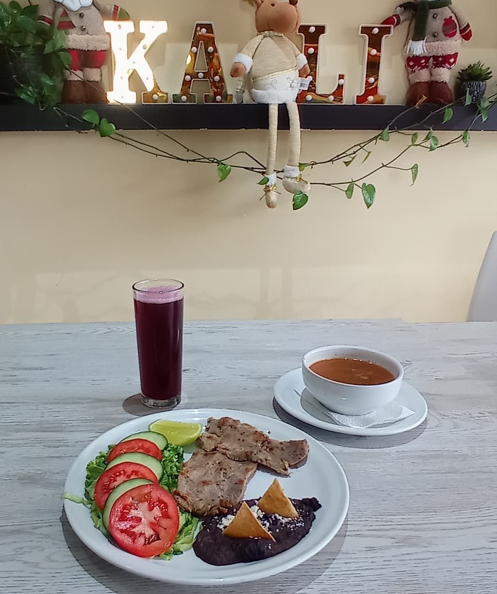 Cafeto - MENÚ DEL DIA: 🍴- ENTRADA: Lentejas 🍴- PLATO FUERTE: Bistec a ...