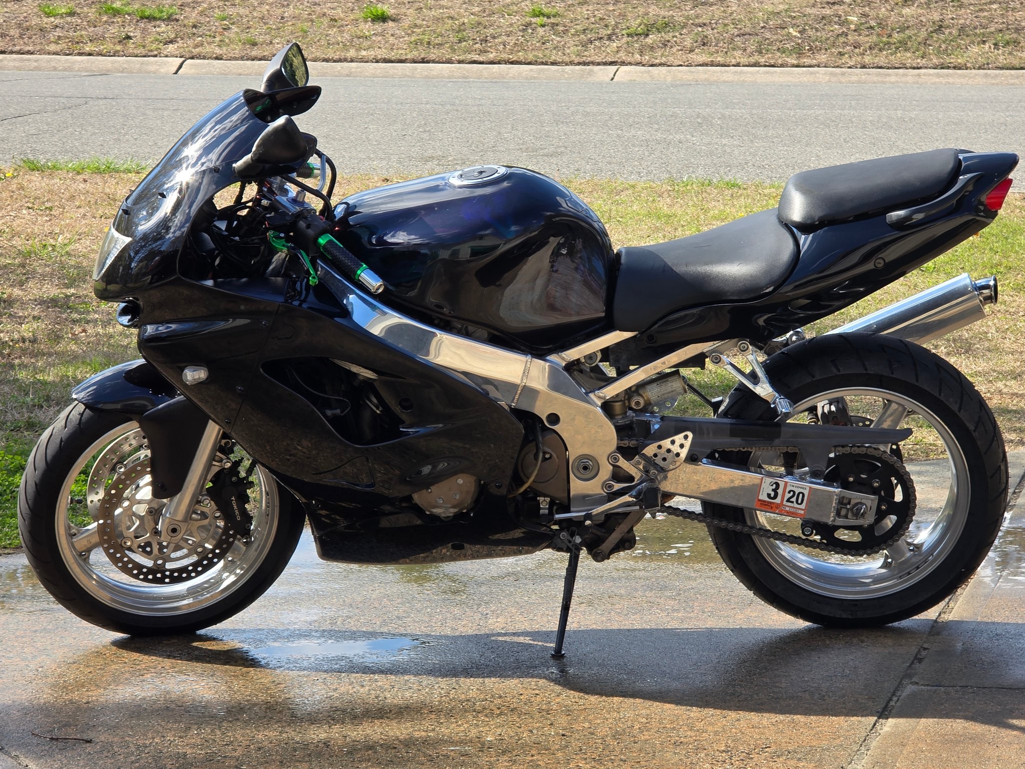 Im not mad I couldn't find OEM lol. 98 ZX9R