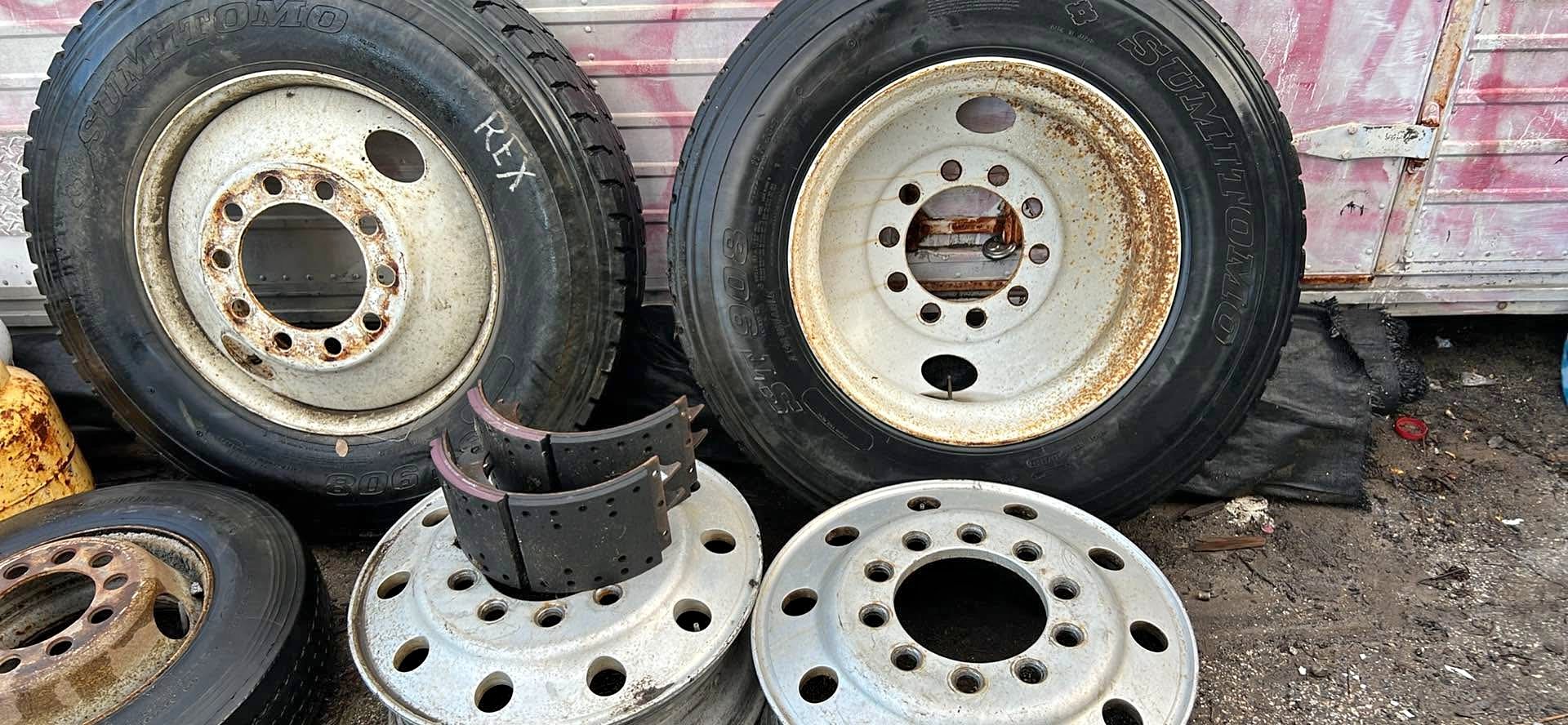 Big rig tires/ rims - Car Wheels, Tires & Parts - Santa Cruz ...