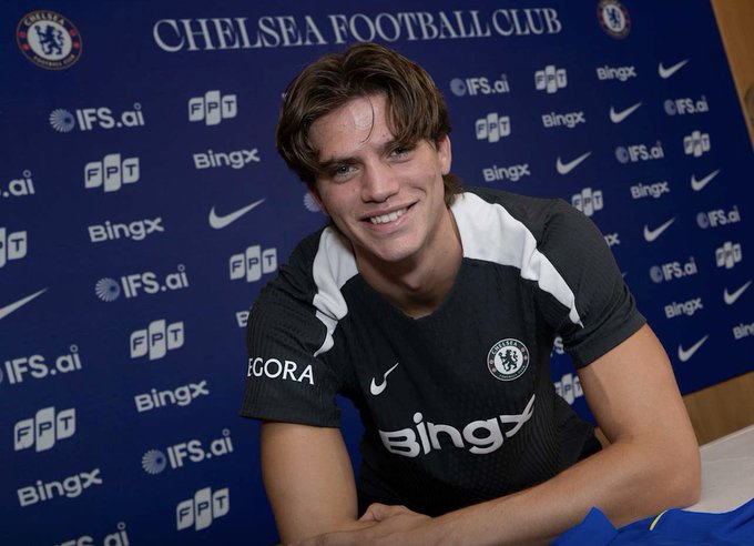 🚨 𝐎𝐅𝐅𝐈𝐂𝐈𝐀𝐋: Marco Palestra signs as new Chelsea player