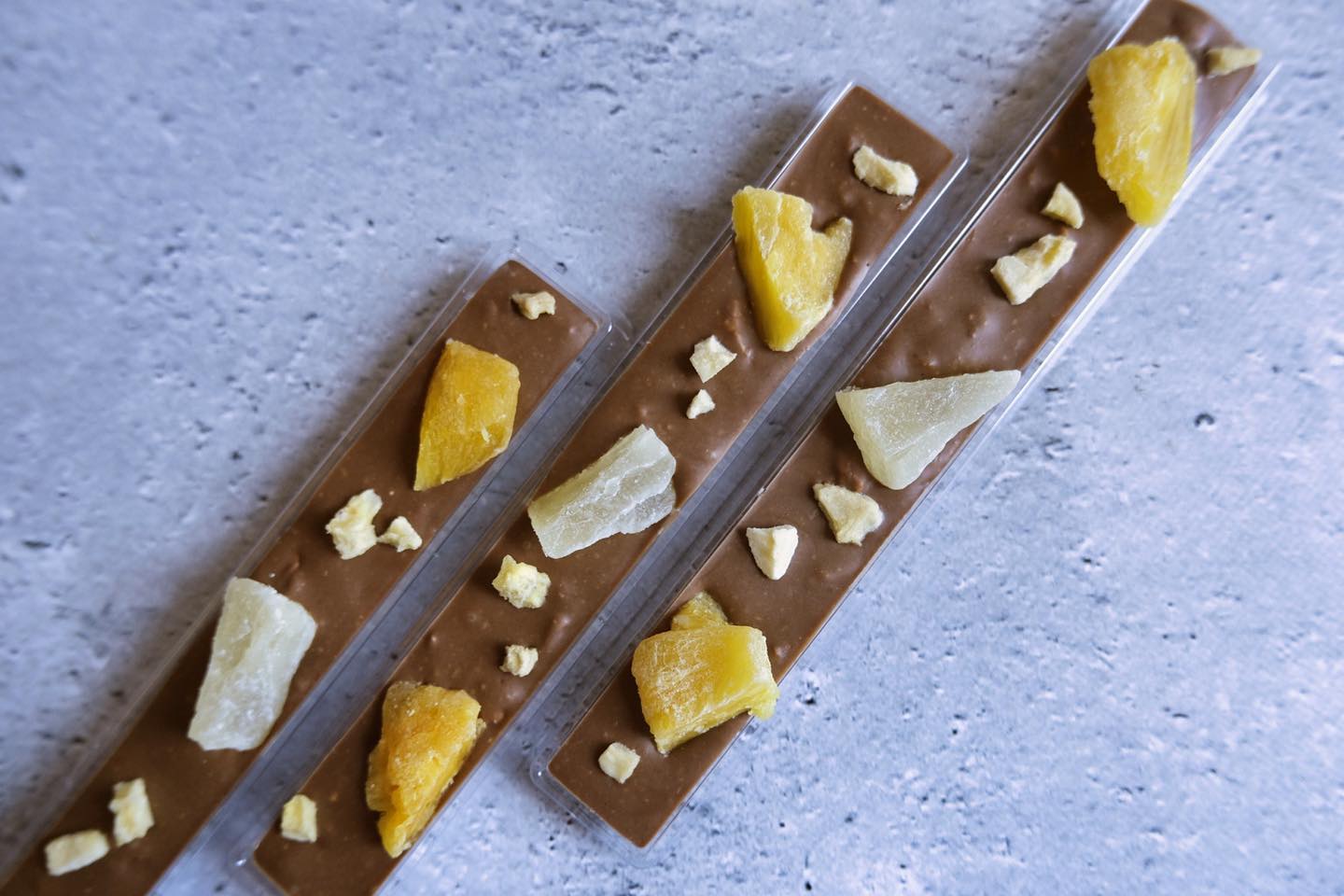 夏季限定 】 □ Pine banana / パインバナナ ショコラバーから新しく