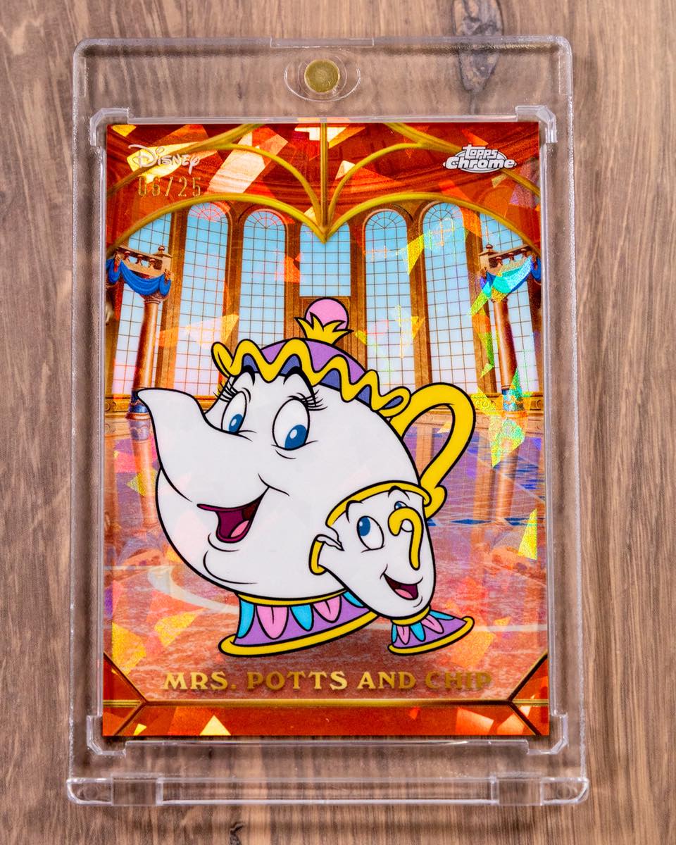 This Mrs. Potts & Chip Orange Refractor /25 is one of the cleanest